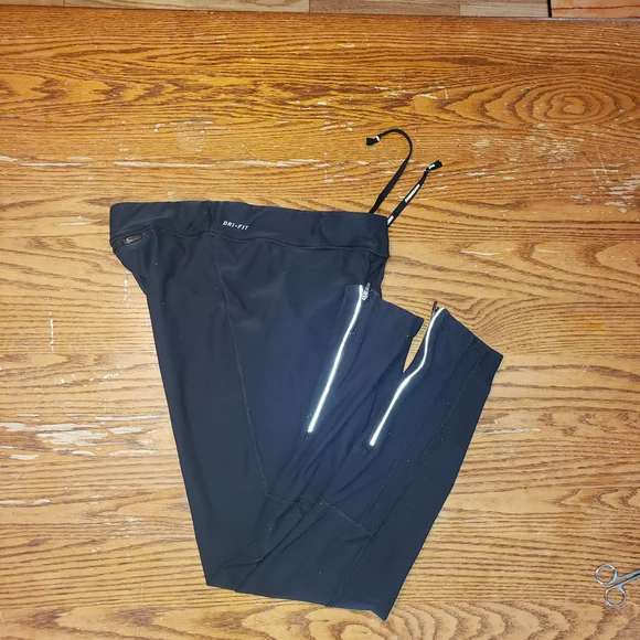 Nike Black Women's Performance Leggings - Picture 5 of 7